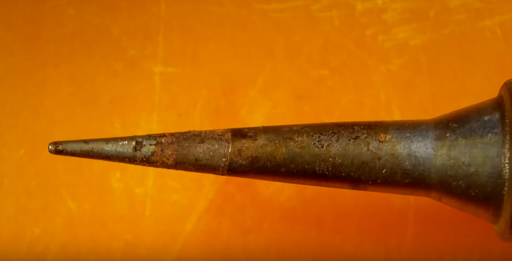 How to Clean Soldering Iron [Guide For Beginners]